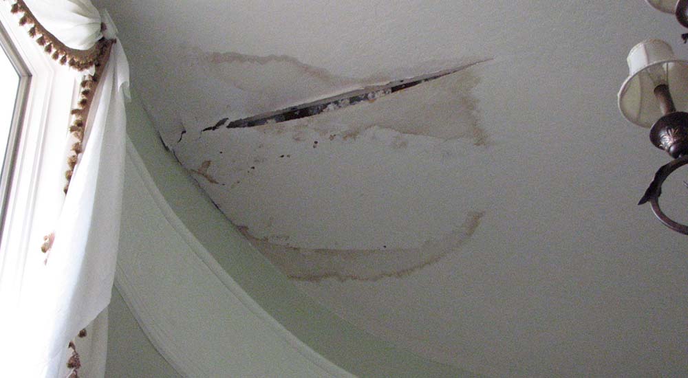 Why Choose Restoration Masters for Water Damage Ceiling?